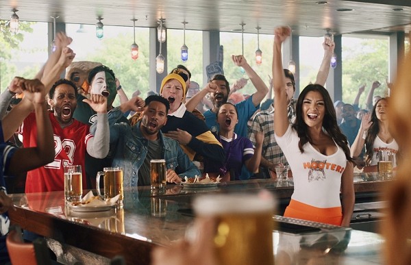 Hooters to Show All Thursday Night Football Games Through DIRECTV Partnership